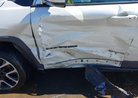 2018 Jeep Compass Limited z USA, uszkodzony, nr VIN 3C4NJCCB2JT205096